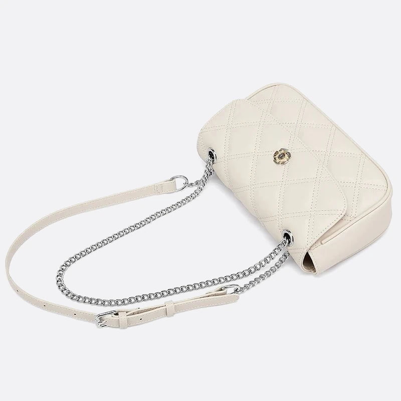 Bolso de hombro de cuero acolchado blanco