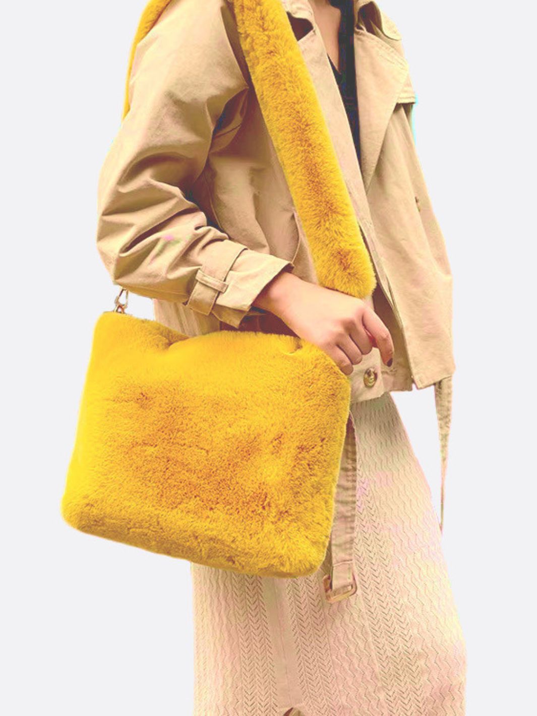 Sac bandoulière fausse fourrure jaune