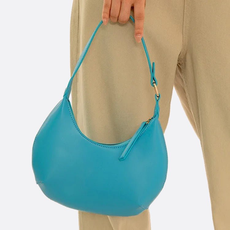 sac demi-lune cuir bleu ciel