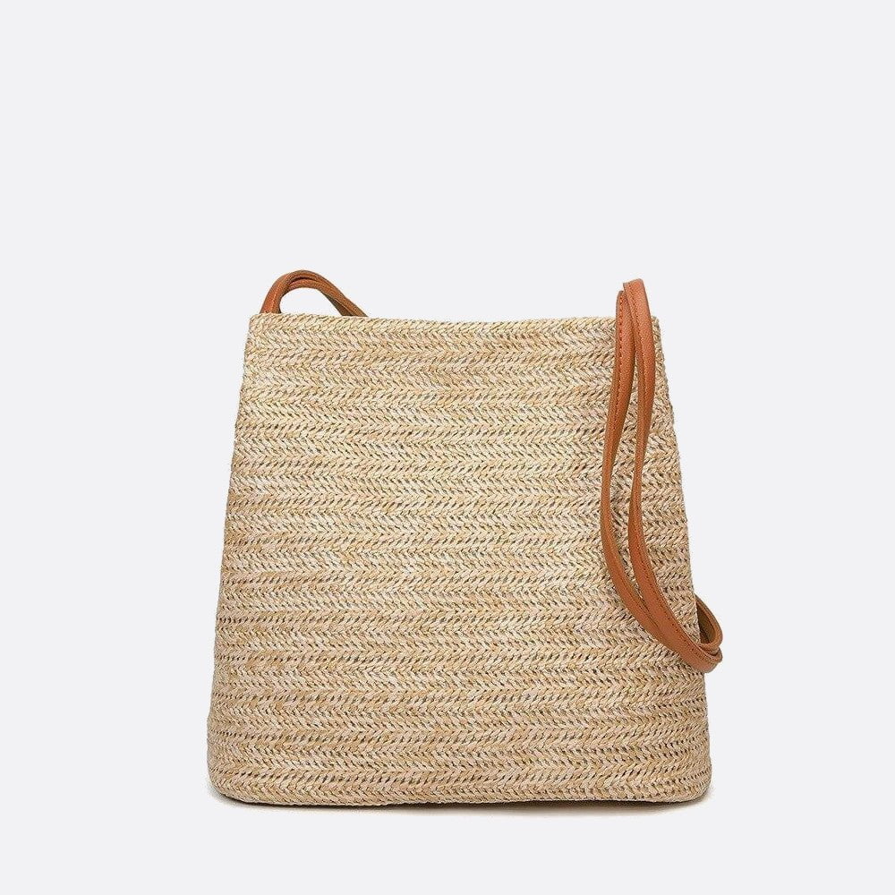 Straw bucket bag with pompom