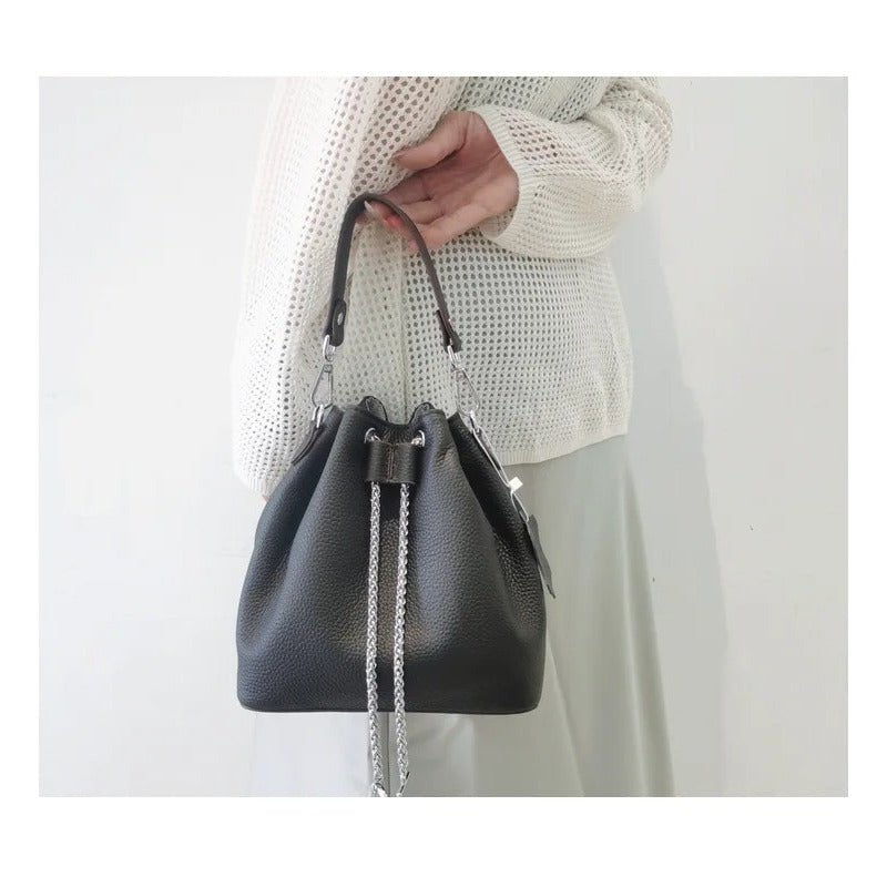 sac seau cuir noir